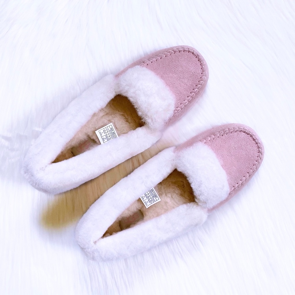 UGG Women’s Dakota Spill Seam Moccasin Slippers In Pink Cloud - Picture 4 of 8